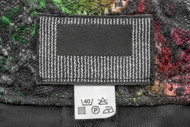 Przykład haftu w średnim rozmiarze